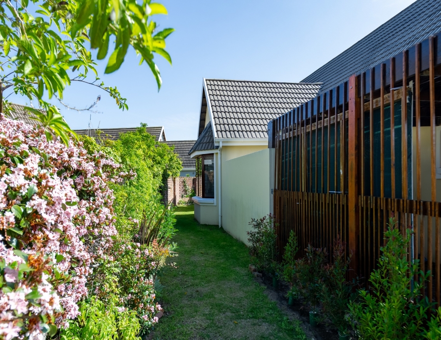 3 Bedroom Property for Sale in The Island Western Cape